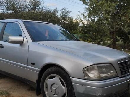Мерседес Ц-Класс 1995 в Белгород-Днестровском на Automoto.ua Серый Мерседес Ц-Класс, объемом двигателя 2 л и пробегом 455 тыс. км за 3500 $, фото 1 на Automoto.ua