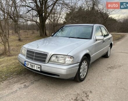 Серый Мерседес Ц-Класс, объемом двигателя 2.2 л и пробегом 328 тыс. км за 3600 $, фото 1 на Automoto.ua