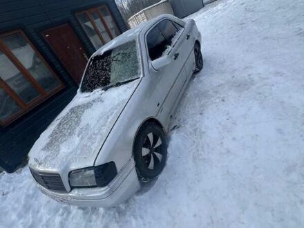 Сірий Мерседес Ц-Клас, об'ємом двигуна 1.8 л та пробігом 400 тис. км за 1800 $, фото 1 на Automoto.ua