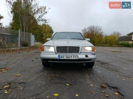 Мерседес Ц-Класс 1995 в Жмеренке на Automoto.ua Серый Мерседес Ц-Класс, объемом двигателя 2 л и пробегом 400 тыс. км за 3200 $, фото 1 на Automoto.ua