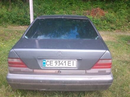 Серый Мерседес Ц-Класс, объемом двигателя 3.5 л и пробегом 300 тыс. км за 3200 $, фото 1 на Automoto.ua