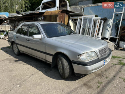 Мерседес Ц-Класс 1996 в Харькове на Automoto.ua Серый Мерседес Ц-Класс, объемом двигателя 1.8 л и пробегом 220 тыс. км за 2400 $, фото 1 на Automoto.ua