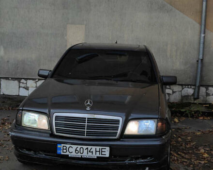 Мерседес Ц-Клас 1997 у Івано-Франківську на Automoto.ua Сірий Мерседес Ц-Клас, об'ємом двигуна 2 л та пробігом 320 тис. км за 2300 $, фото 1 на Automoto.ua