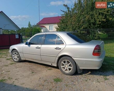 Сірий Мерседес Ц-Клас, об'ємом двигуна 1.8 л та пробігом 480 тис. км за 3000 $, фото 1 на Automoto.ua