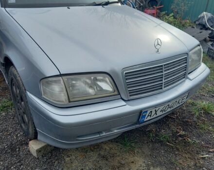 Мерседес Ц-Клас 1997 у Чугуеве на Automoto.ua Сірий Мерседес Ц-Клас, об'ємом двигуна 2.2 л та пробігом 399 тис. км за 3500 $, фото 1 на Automoto.ua