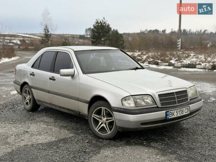 Мерседес Ц-Класс 1997 в Изяслве на Automoto.ua Серый Мерседес Ц-Класс, объемом двигателя 1.8 л и пробегом 436 тыс. км за 2000 $, фото 1 на Automoto.ua