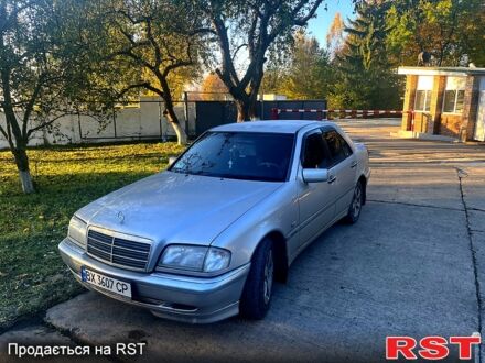 Мерседес Ц-Класс 1998 в Хмельницком на Automoto.ua Серый Мерседес Ц-Класс, объемом двигателя 1.8 л и пробегом 320 тыс. км за 3400 $, фото 1 на Automoto.ua