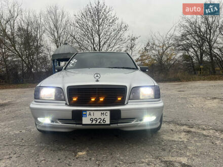 Серый Мерседес Ц-Класс, объемом двигателя 1.8 л и пробегом 296 тыс. км за 3500 $, фото 1 на Automoto.ua