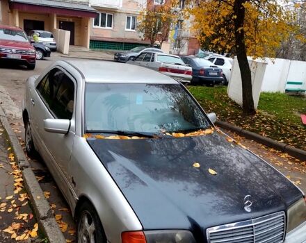 Серый Мерседес Ц-Класс, объемом двигателя 2.8 л и пробегом 480 тыс. км за 3315 $, фото 1 на Automoto.ua