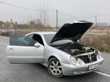 Мерседес Ц-Класс 1998 в Мукачеве на Automoto.ua Серый Мерседес Ц-Класс, объемом двигателя 2 л и пробегом 300 тыс. км за 3000 $, фото 1 на Automoto.ua
