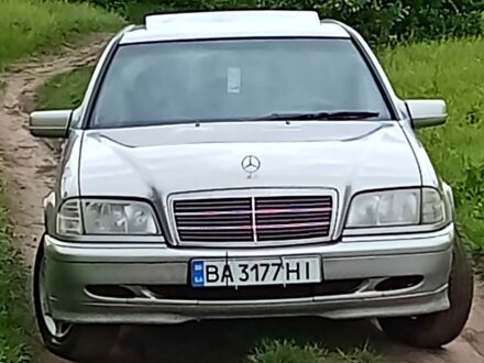 Мерседес Ц-Класс 1998 в Гайвороне на Automoto.ua Серый Мерседес Ц-Класс, объемом двигателя 1.8 л и пробегом 285 тыс. км за 3550 $, фото 1 на Automoto.ua