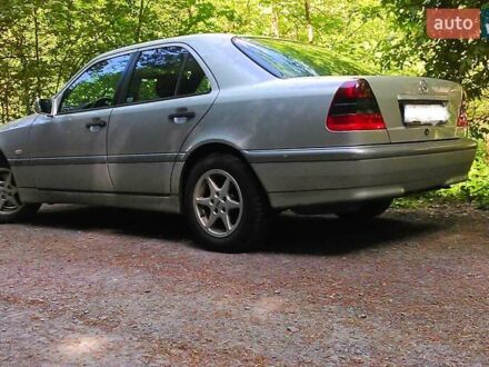 Мерседес Ц-Класс 1999 в Кропивницком (Кировограде) на Automoto.ua Серый Мерседес Ц-Класс, объемом двигателя 2 л и пробегом 190 тыс. км за 6703 $, фото 1 на Automoto.ua