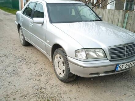 Мерседес Ц-Класс 1999 в Каменце-Подольском на Automoto.ua Серый Мерседес Ц-Класс, объемом двигателя 1.8 л и пробегом 320 тыс. км за 2600 $, фото 1 на Automoto.ua