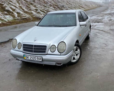 Серый Мерседес Ц-Класс, объемом двигателя 2.9 л и пробегом 400 тыс. км за 3500 $, фото 1 на Automoto.ua