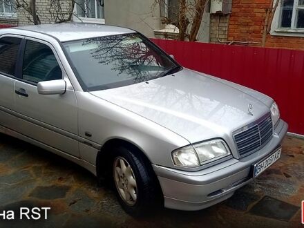 Серый Мерседес Ц-Класс, объемом двигателя 1.8 л и пробегом 5000 тыс. км за 3550 $, фото 1 на Automoto.ua