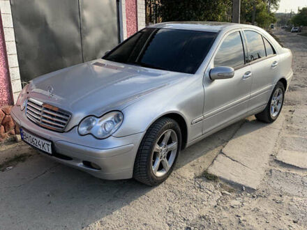 Мерседес Ц-Класс 2000 в Измаиле на Automoto.ua Серый Мерседес Ц-Класс, объемом двигателя 2 л и пробегом 380 тыс. км за 6000 $, фото 1 на Automoto.ua