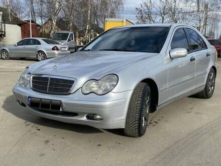 Мерседес Ц-Класс 2000 в Самборе на Automoto.ua Серый Мерседес Ц-Класс, объемом двигателя 2 л и пробегом 160 тыс. км за 4450 $, фото 1 на Automoto.ua