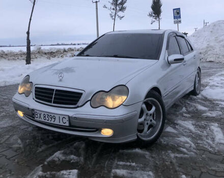 Серый Мерседес Ц-Класс, объемом двигателя 2 л и пробегом 303 тыс. км за 4300 $, фото 1 на Automoto.ua