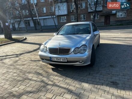 Серый Мерседес Ц-Класс, объемом двигателя 2.2 л и пробегом 407 тыс. км за 4250 $, фото 1 на Automoto.ua