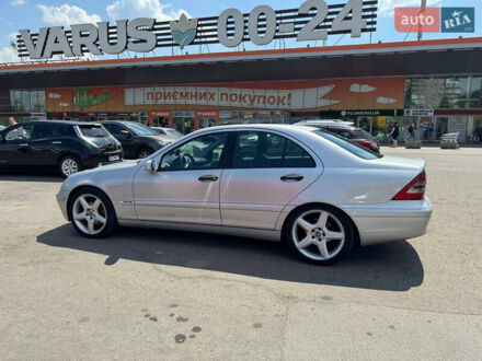 Мерседес Ц-Класс 2000 в Днепре (Днепропетровске) на Automoto.ua Серый Мерседес Ц-Класс, объемом двигателя 2.2 л и пробегом 320 тыс. км за 4700 $, фото 1 на Automoto.ua