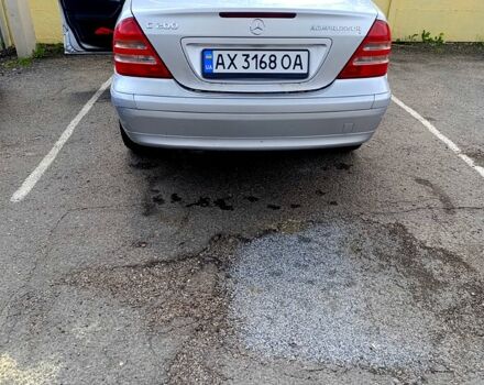 Серый Мерседес Ц-Класс, объемом двигателя 2 л и пробегом 174 тыс. км за 2950 $, фото 1 на Automoto.ua