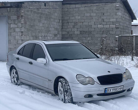 Серый Мерседес Ц-Класс, объемом двигателя 2 л и пробегом 335 тыс. км за 3700 $, фото 1 на Automoto.ua