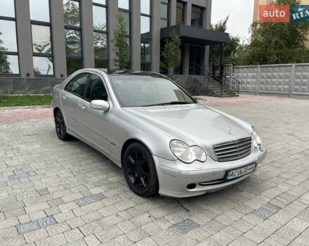 Сірий Мерседес Ц-Клас, об'ємом двигуна 2.2 л та пробігом 400 тис. км за 3350 $, фото 1 на Automoto.ua