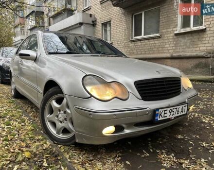 Серый Мерседес Ц-Класс, объемом двигателя 2.15 л и пробегом 438 тыс. км за 3600 $, фото 1 на Automoto.ua