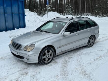 Серый Мерседес Ц-Класс, объемом двигателя 2.2 л и пробегом 300 тыс. км за 1750 $, фото 1 на Automoto.ua