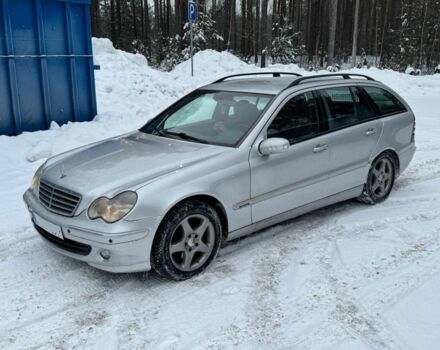 Серый Мерседес Ц-Класс, объемом двигателя 2.2 л и пробегом 300 тыс. км за 1750 $, фото 1 на Automoto.ua