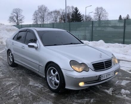 Серый Мерседес Ц-Класс, объемом двигателя 2 л и пробегом 303 тыс. км за 4300 $, фото 1 на Automoto.ua