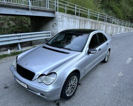 Сірий Мерседес Ц-Клас, об'ємом двигуна 2 л та пробігом 140 тис. км за 5400 $, фото 1 на Automoto.ua