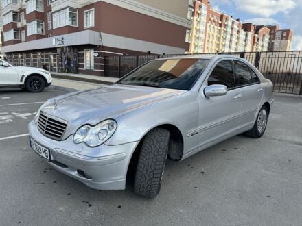 Сірий Мерседес Ц-Клас, об'ємом двигуна 2 л та пробігом 307 тис. км за 4999 $, фото 1 на Automoto.ua