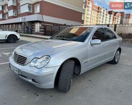 Серый Мерседес Ц-Класс, объемом двигателя 2 л и пробегом 307 тыс. км за 4999 $, фото 1 на Automoto.ua
