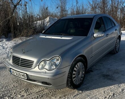 Серый Мерседес Ц-Класс, объемом двигателя 2 л и пробегом 303 тыс. км за 4000 $, фото 1 на Automoto.ua