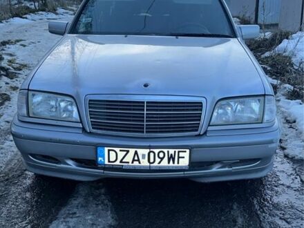 Сірий Мерседес Ц-Клас, об'ємом двигуна 2.2 л та пробігом 266 тис. км за 2000 $, фото 1 на Automoto.ua