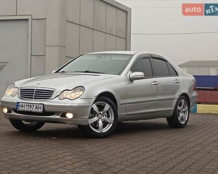 Серый Мерседес Ц-Класс, объемом двигателя 1.8 л и пробегом 350 тыс. км за 3999 $, фото 1 на Automoto.ua