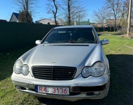 Серый Мерседес Ц-Класс, объемом двигателя 2.2 л и пробегом 450 тыс. км за 2000 $, фото 1 на Automoto.ua