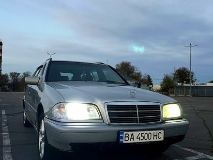 Сірий Мерседес Ц-Клас, об'ємом двигуна 2.1 л та пробігом 475 тис. км за 3300 $, фото 1 на Automoto.ua