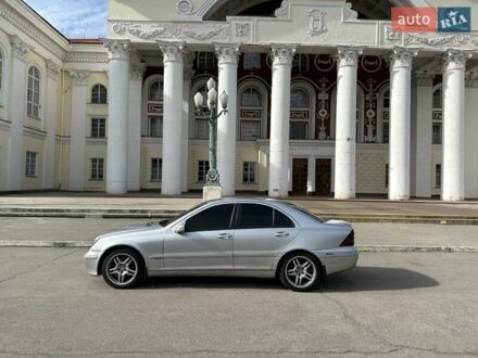 Сірий Мерседес Ц-Клас, об'ємом двигуна 2.15 л та пробігом 296 тис. км за 5300 $, фото 1 на Automoto.ua