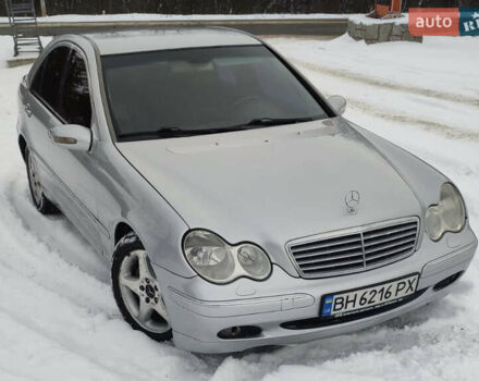 Серый Мерседес Ц-Класс, объемом двигателя 2 л и пробегом 301 тыс. км за 3800 $, фото 1 на Automoto.ua