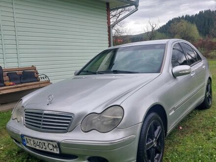 Мерседес Ц-Клас 2000 у Верховине на Automoto.ua Сірий Мерседес Ц-Клас, об'ємом двигуна 2.1 л та пробігом 432 тис. км за 3200 $, фото 1 на Automoto.ua