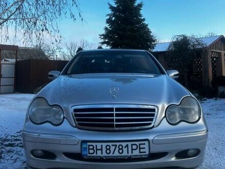 Сірий Мерседес Ц-Клас, об'ємом двигуна 3.2 л та пробігом 269 тис. км за 4999 $, фото 1 на Automoto.ua