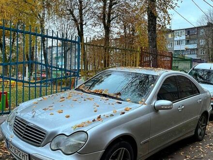 Сірий Мерседес Ц-Клас, об'ємом двигуна 2 л та пробігом 313 тис. км за 4300 $, фото 1 на Automoto.ua