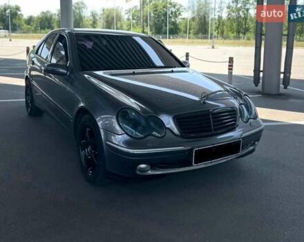 Серый Мерседес Ц-Класс, объемом двигателя 2.6 л и пробегом 250 тыс. км за 4700 $, фото 1 на Automoto.ua