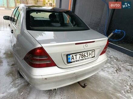 Мерседес Ц-Клас 2001 у Житомирі на Automoto.ua Сірий Мерседес Ц-Клас, об'ємом двигуна 2.15 л та пробігом 357 тис. км за 3450 $, фото 1 на Automoto.ua