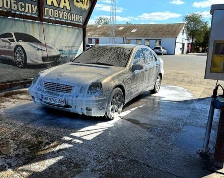 Серый Мерседес Ц-Класс, объемом двигателя 2.6 л и пробегом 340 тыс. км за 5300 $, фото 1 на Automoto.ua