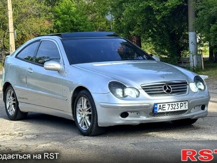 Мерседес Ц-Клас 2001 у Запоріжжя на Automoto.ua Сірий Мерседес Ц-Клас, об'ємом двигуна 2.1 л та пробігом 0 тис. км за 3750 $, фото 1 на Automoto.ua