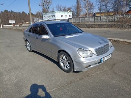 Мерседес Ц-Класс 2001 в Малине на Automoto.ua Серый Мерседес Ц-Класс, объемом двигателя 2.1 л и пробегом 390 тыс. км за 3800 $, фото 1 на Automoto.ua
