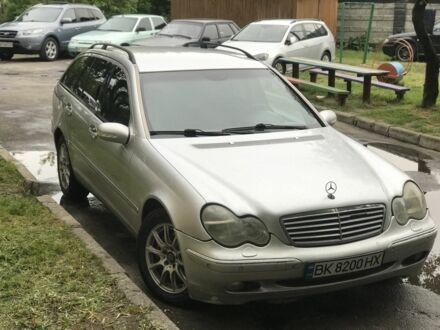 Мерседес Ц-Класс 2001 в Сарнах на Automoto.ua Серый Мерседес Ц-Класс, объемом двигателя 2.7 л и пробегом 310 тыс. км за 5150 $, фото 1 на Automoto.ua